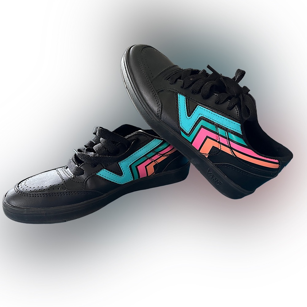 Excellent used condition Vans lowland comfycush women’s 8.5 men’s 7.0